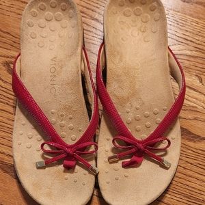 Vionic Sandles Flip Flops Size 9